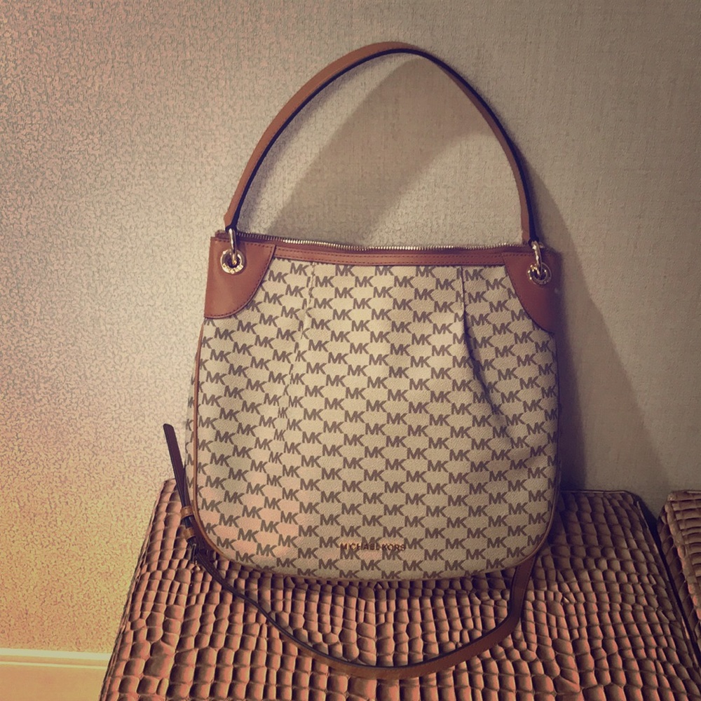 Michael Kors jet set purse